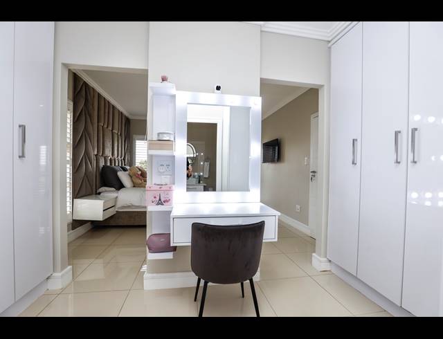 4 BEDROOM DUPLEX FOR SALE IN IZINGA ESTATE